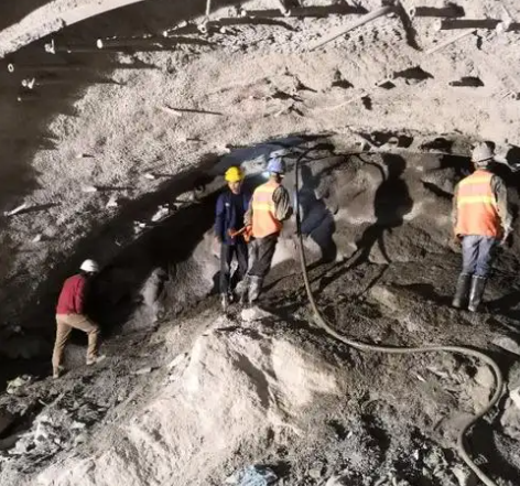 尉氏拱顶带模注浆料的施工流程及注意事项